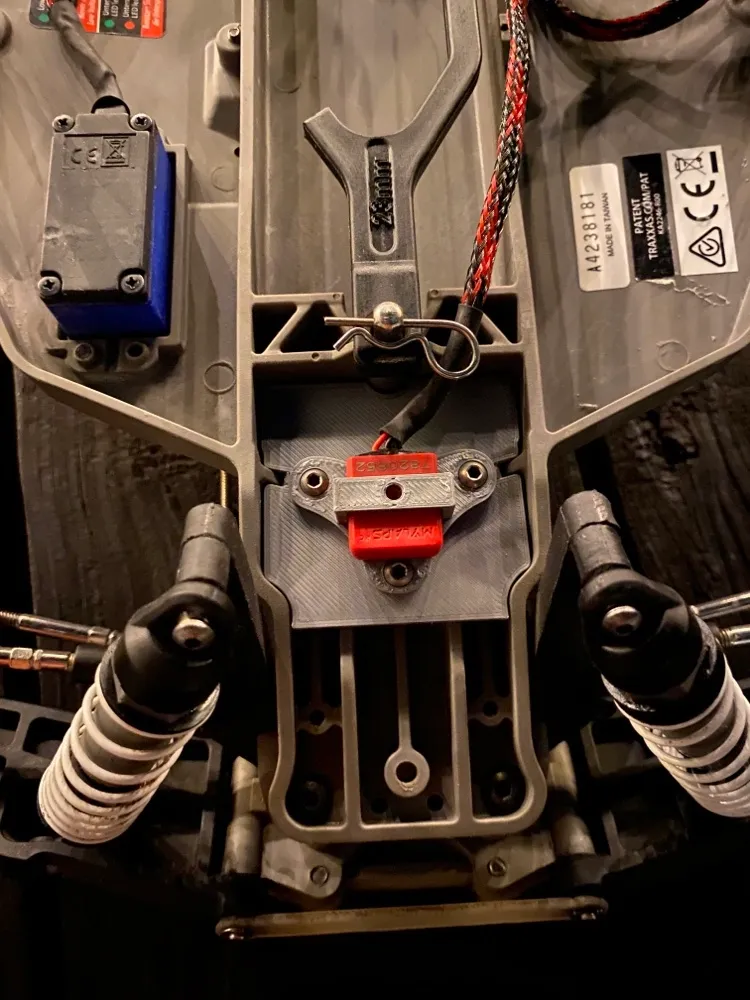 2wd Traxxas Slash: HCG Chassis Plate Kit